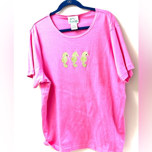 Quacker Factory 1X Vintage/🆕 pink with Seahorses top short sleeve - Picture 2 of 6